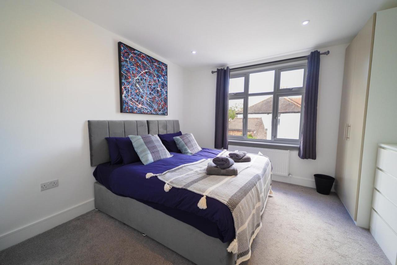 Star London Bell Lane 3-Bed Haven Apartment Hendon Bagian luar foto