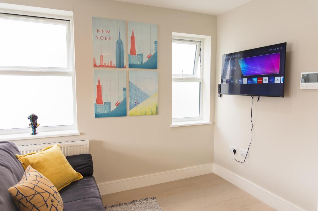 Star London Bell Lane 3-Bed Haven Apartment Hendon Bagian luar foto