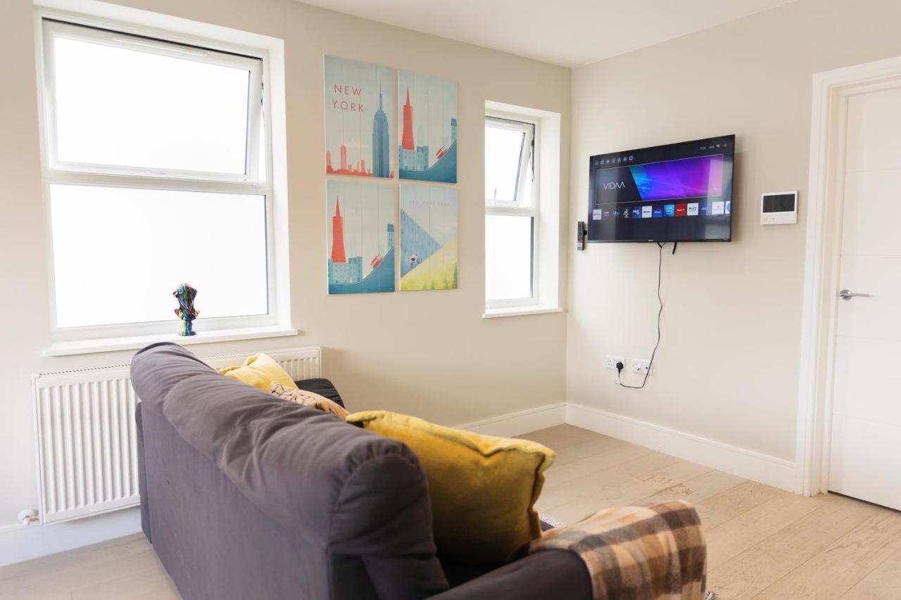 Star London Bell Lane 3-Bed Haven Apartment Hendon Bagian luar foto