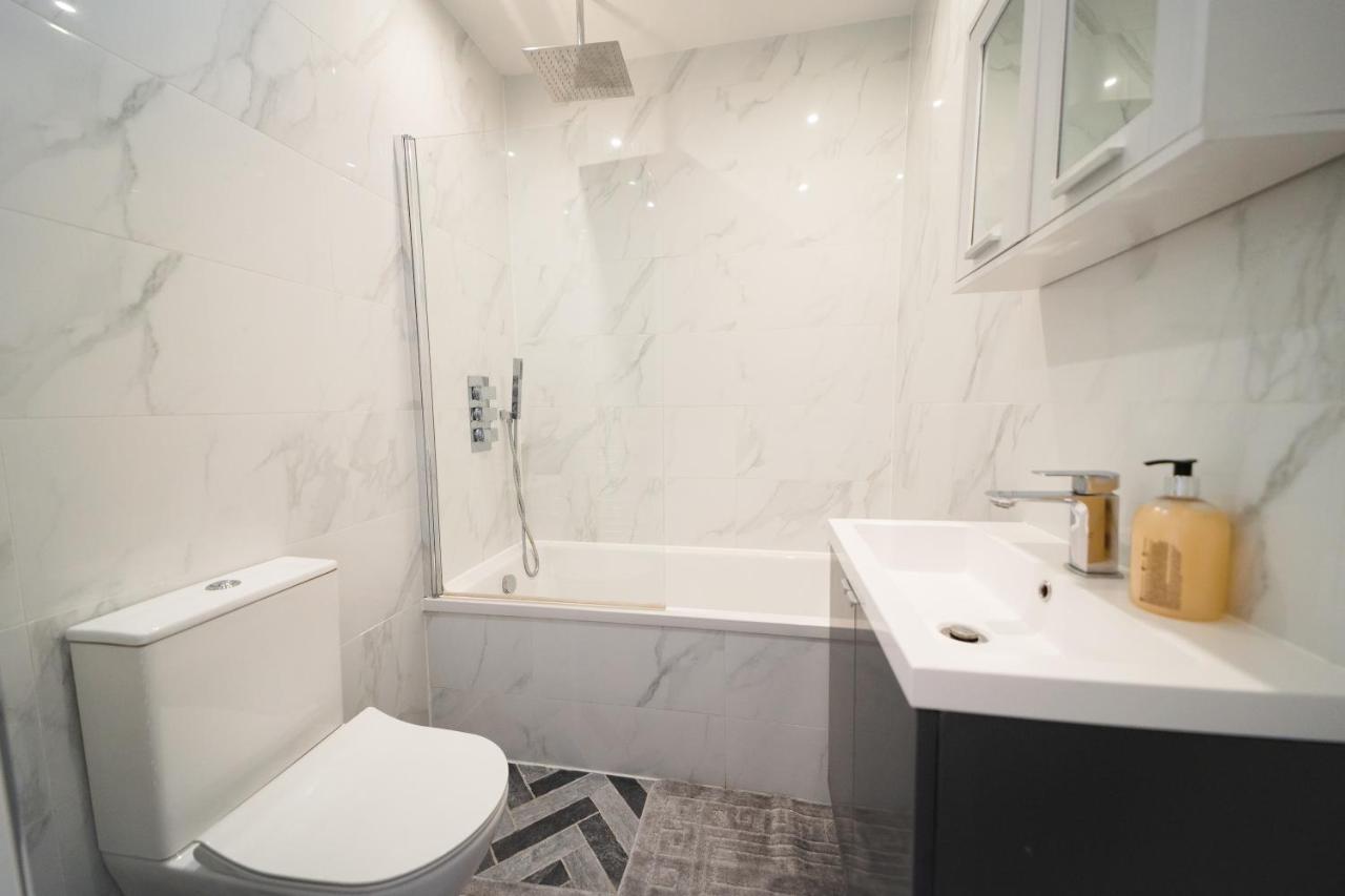 Star London Bell Lane 3-Bed Haven Apartment Hendon Bagian luar foto